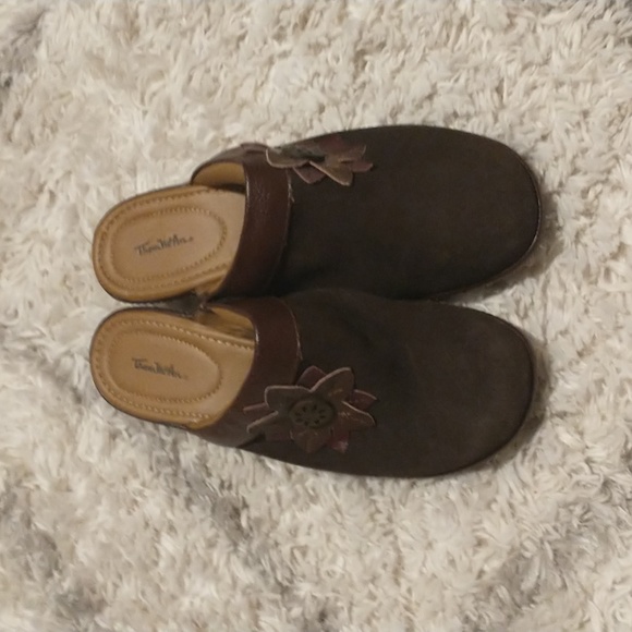 Thomas McAn woman's size 10W Carine suede w large retro flower vtg shoes - Picture 11 of 11